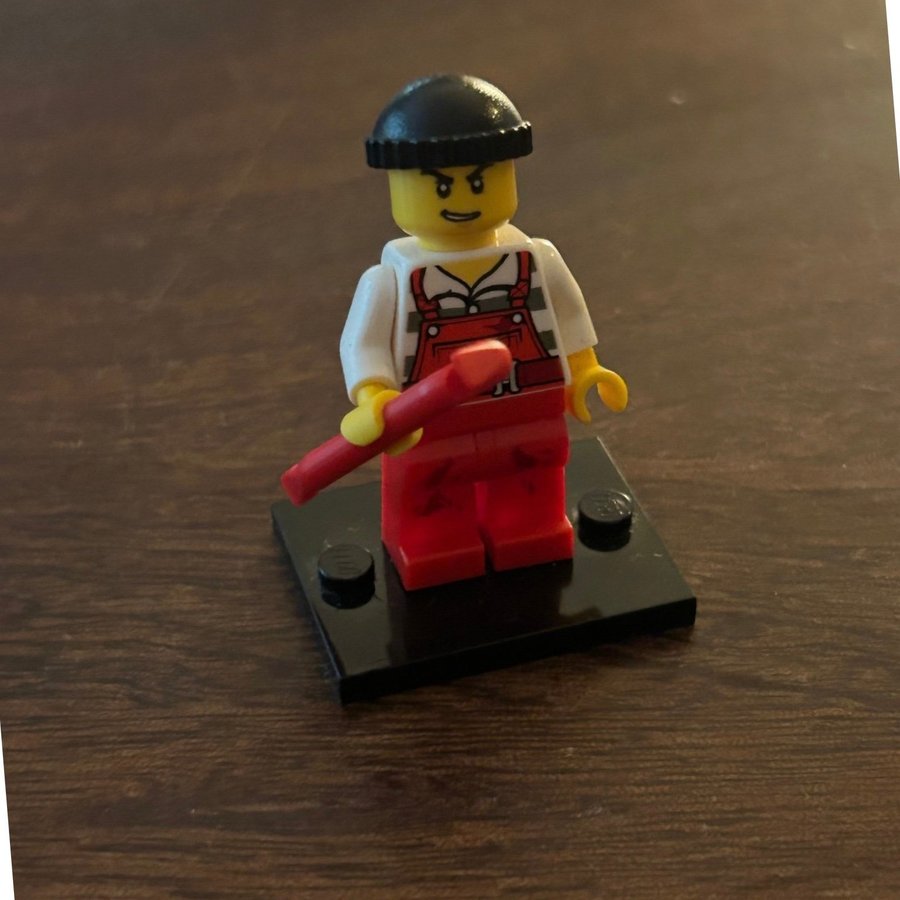 Lego City - Prisoner Red Overalls