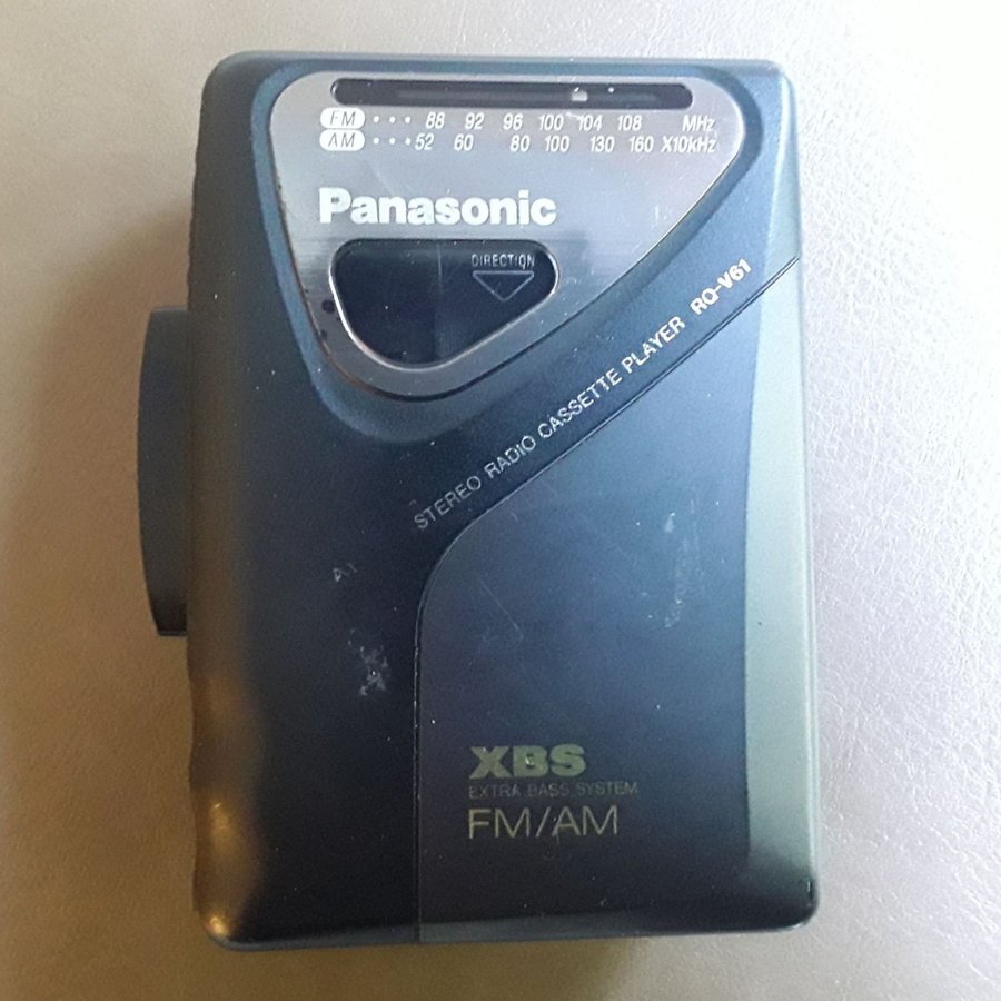 PANASONIC STEREO RADIO CASSETTE PLAYER RQ - V 61