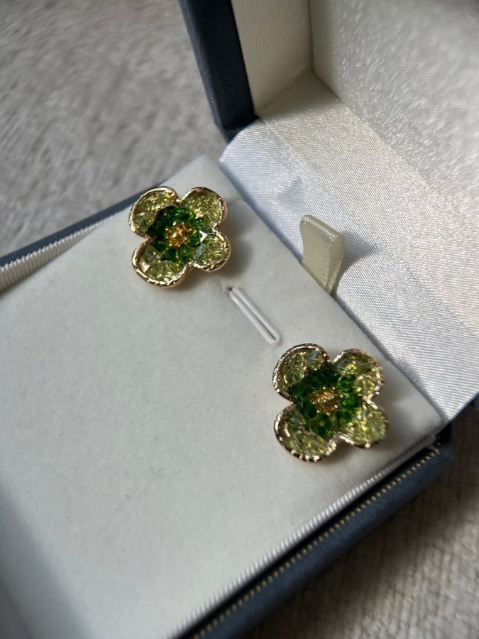 Örhängen Green Bloom Gold-Plated Floral Studs