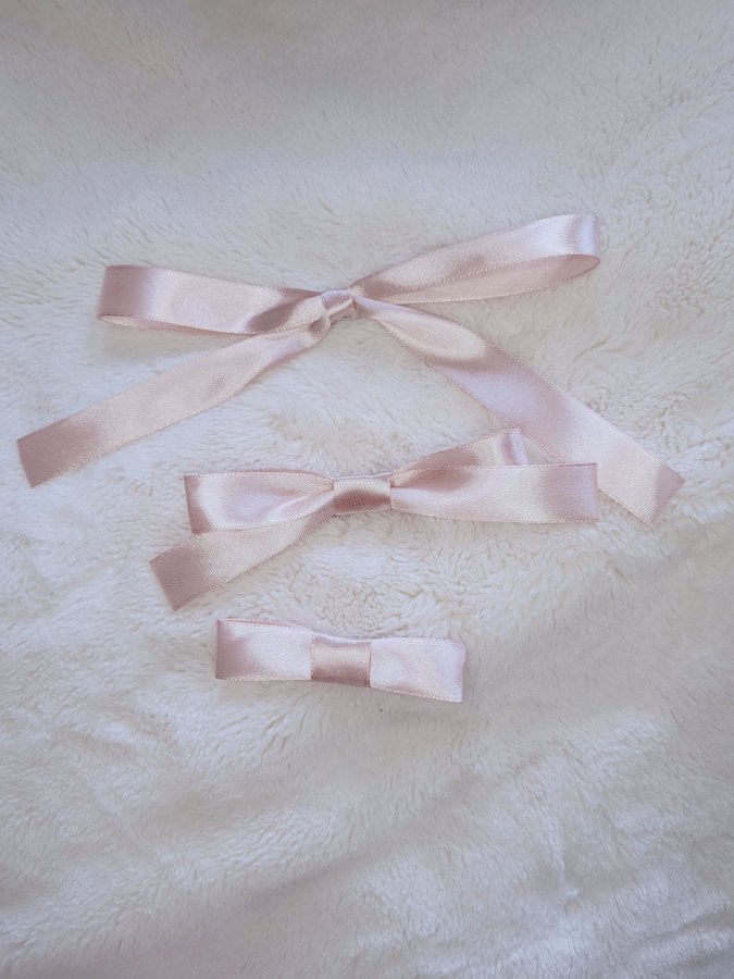 Set soft pink hair clip