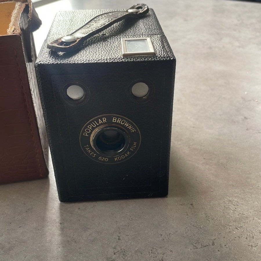 Kodak Brownie kamera med läderfodral