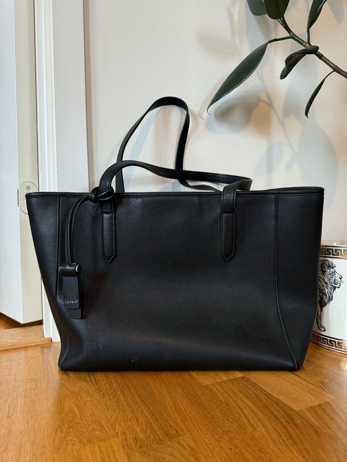 Svart Esprit handväska / Black Esprit handbag