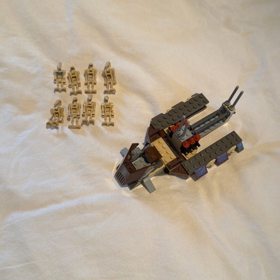 Lego Star Wars 7126 Battle Droid Carrier