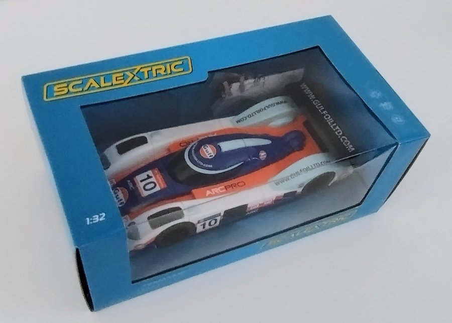 Prissänkt!! Scalextric Team LMP Gulf No.10 - C3954