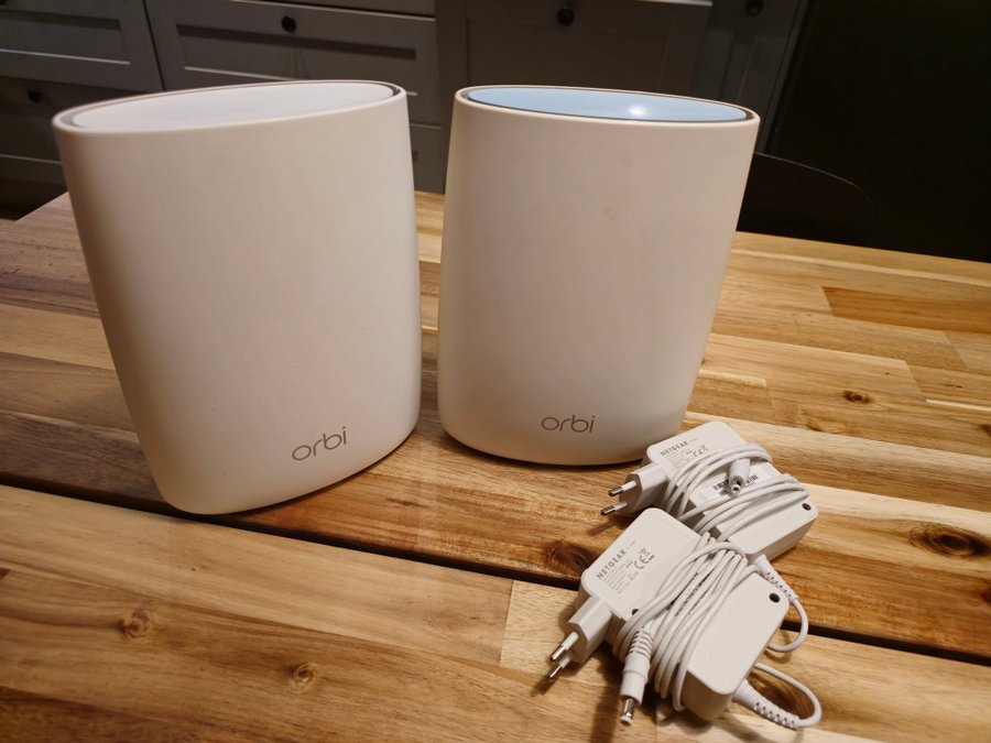 Netgear Orbi RBK50 AC3000 Tri-band 3 Gbps mesh WiFi 2-pack vita