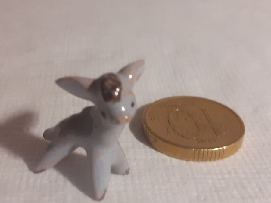 MINIATYR Liten keramikfigur av en åsna