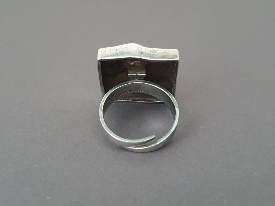 Silver Ring 925 av Matii J Hyvarinen Sirokoru Finland Vikt 14,6 gr Stämplad