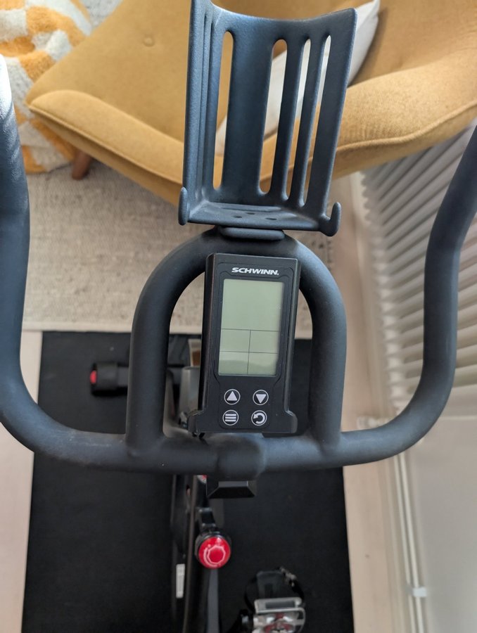 Schwinn IC7 Indoor Cycling Bike + PVC mat