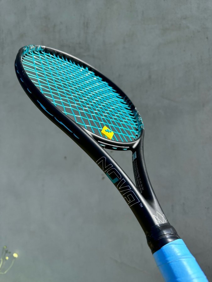 Diadem Nova FS 100 Tennis Racket