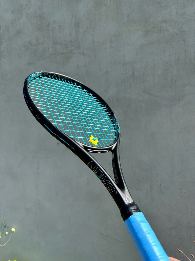 Diadem Nova FS 100 Tennis Racket