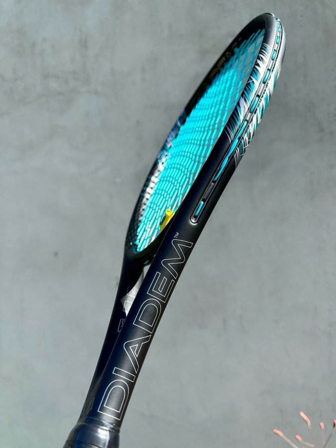 Diadem Nova FS 100 Tennis Racket