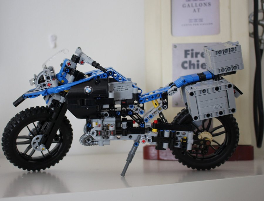 Lego Technic BMW R 1200 GS Adventure