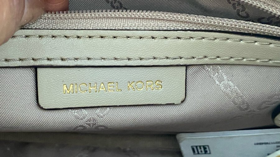 MICHAEL KORS JET SET SKINNVÄSKA VÄSKA CAMERA BAG GOLD SKINN /LÄDER