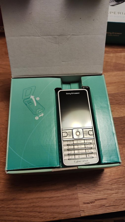 5 klassiska Sony Ericsson telefoner i nyskick