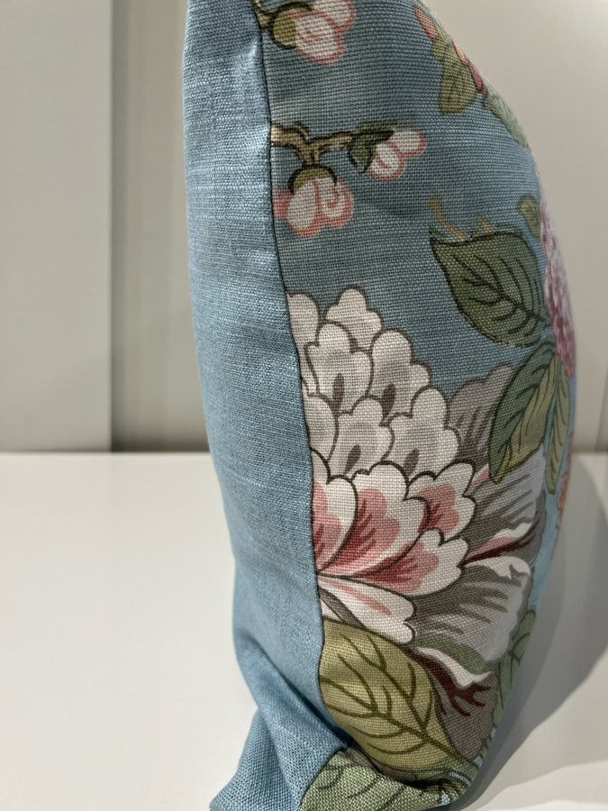 KUDDFODRAL TYG FRÅN SVENSKT TENN / GP  J BAKER / TEXTIL MAGNOLIA