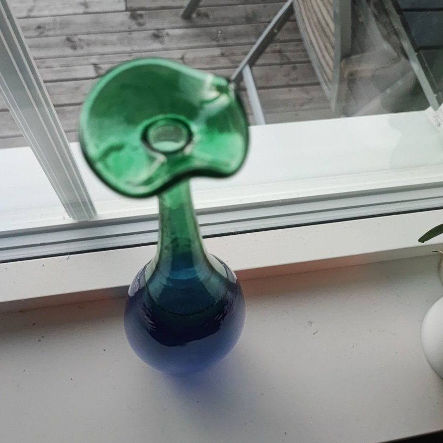 Blå och grön glasvas