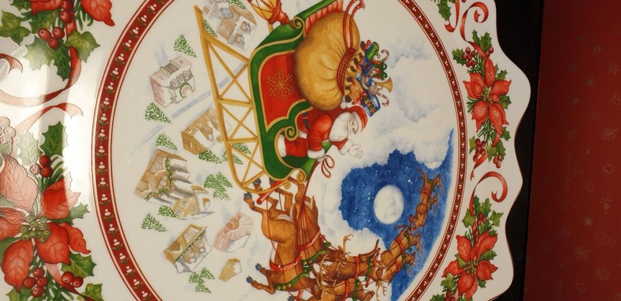 Villeroy  Boch Jul Tallrik Toys fantasy uppläggningsfat 38 cm i diameter.