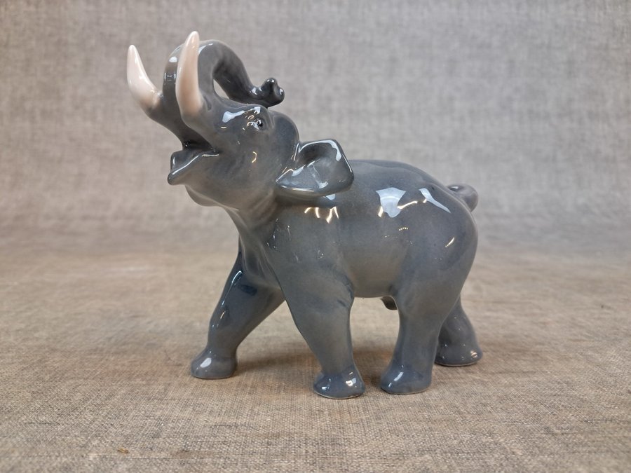 Royal Copenhagen Elefant Figur No 2998