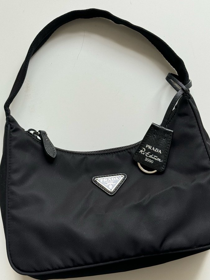 Prada Re-Edition 2000 Cloth Bag