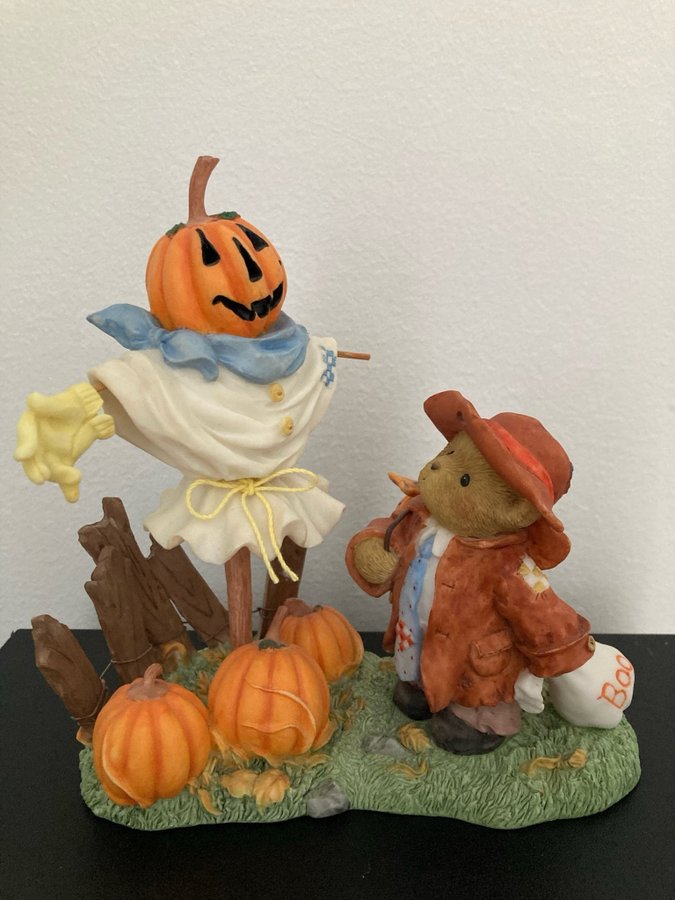 Jättesöt Cherished Teddies Halloween figurin