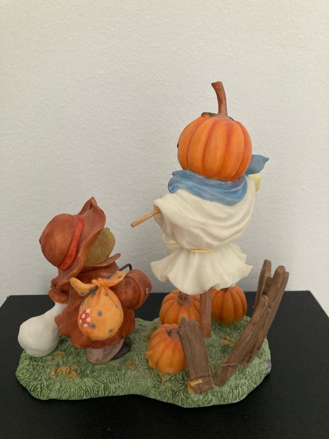 Jättesöt Cherished Teddies Halloween figurin