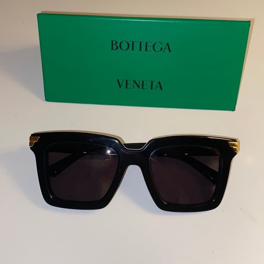 Bottega Veneta Solglasögon BV1005S 001