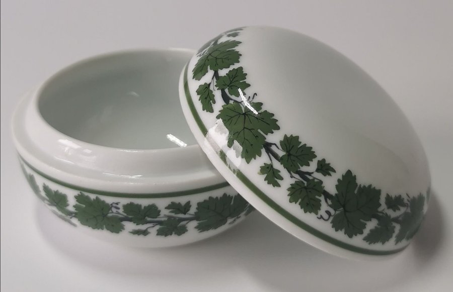 MEISSEN nipperask med dekor "Voller grüner Weinkranz" 1924-1934