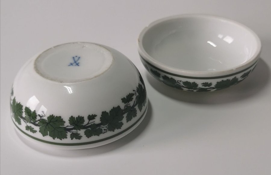 MEISSEN nipperask med dekor "Voller grüner Weinkranz" 1924-1934