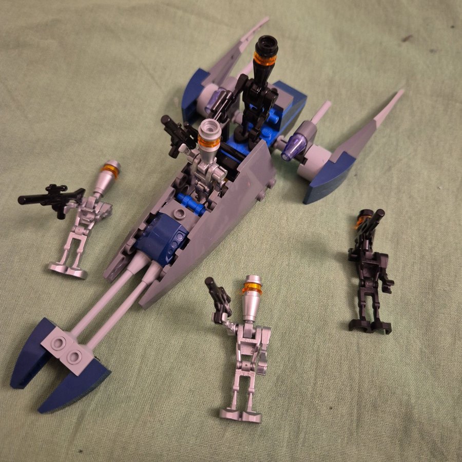 Lego Star Wars 8015 - Geonosian Starfighter