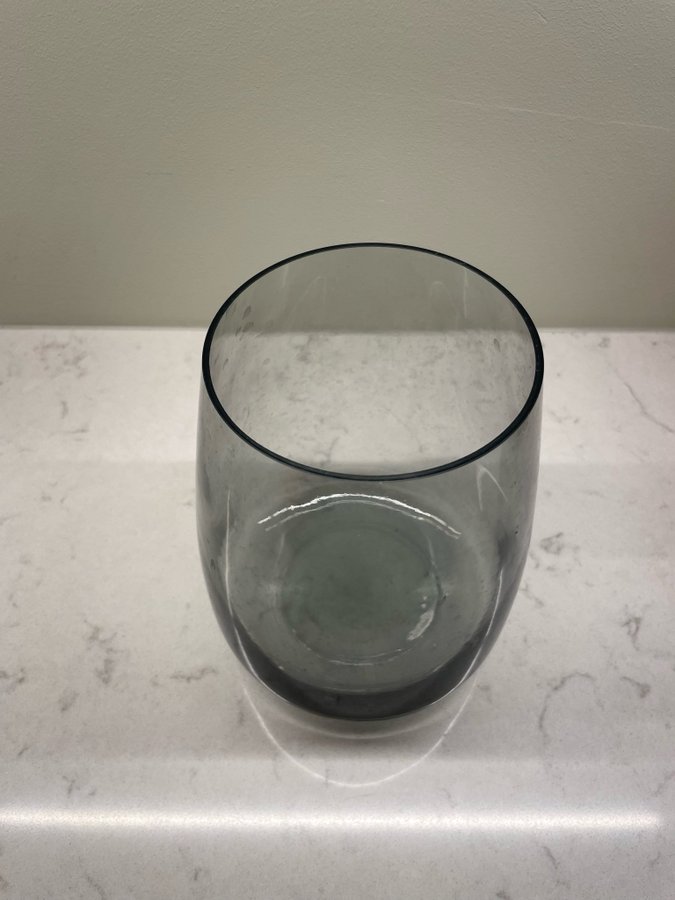 Glasvas grå Beräkna från Ikea