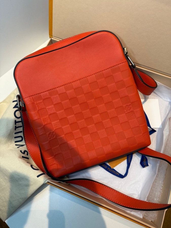 Louis Vuitton N23356 Damier Infini Shoulder Bag Orange