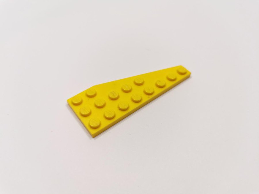 Lego - wedge - vinge - plate - vänster - 8x3 - part 50305 - gul