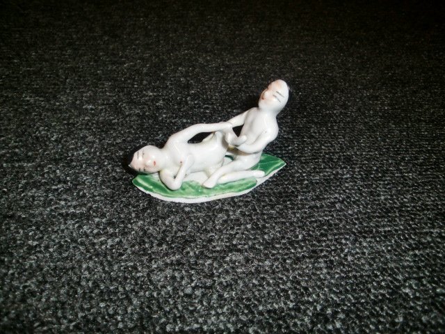 Porcelain Figurine Erotiskt Motiv