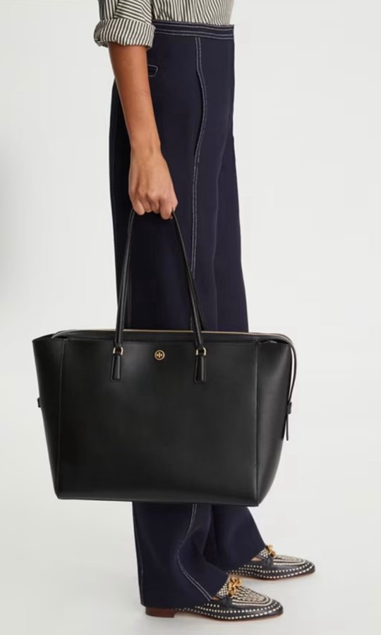 Tory Burch. Robinson Tote Bag. Svar skinn, rätt storlek och nyskick. Klassisk