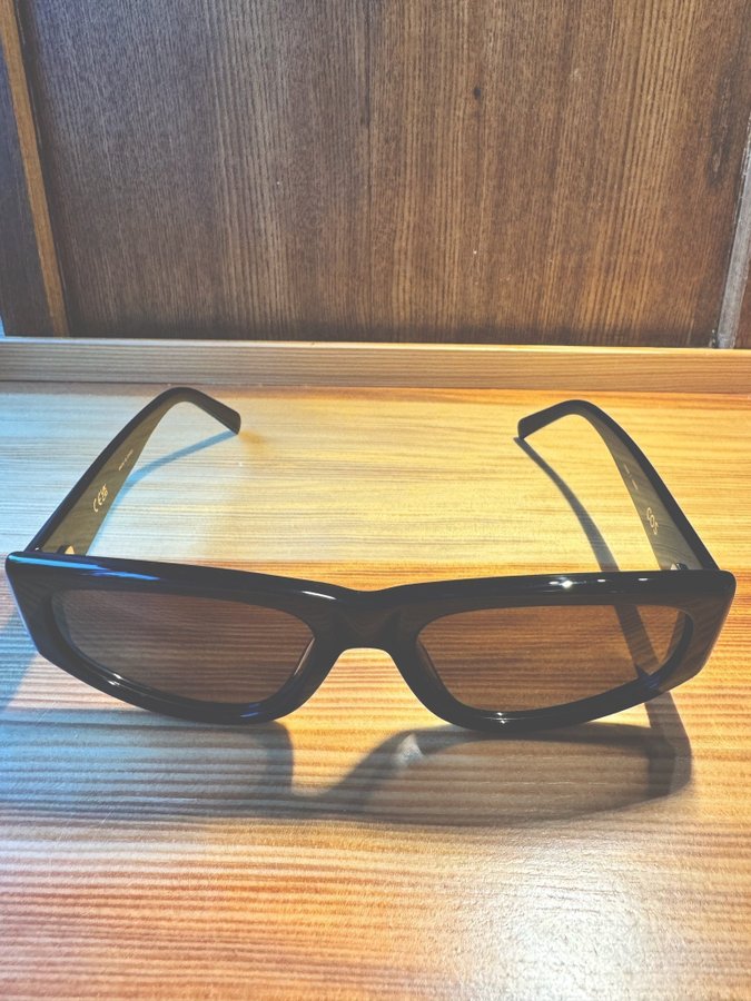 COS unisex modern sunglasses