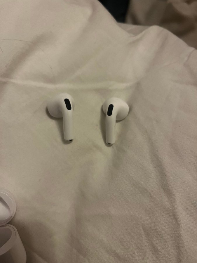 Apple AirPods 4