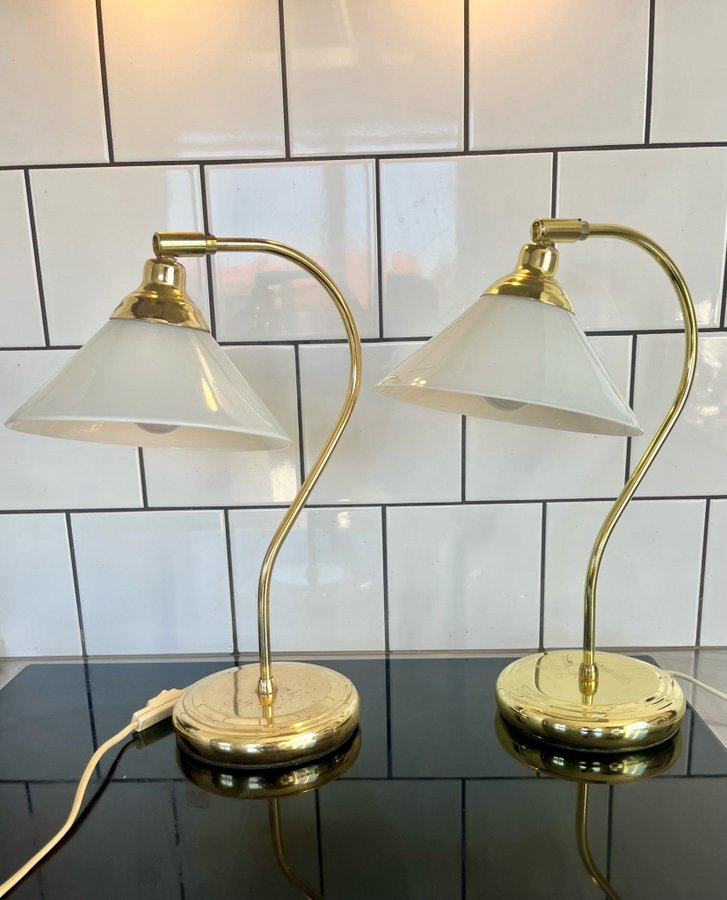 Vintage Paret Skomakarlampa Vägglampa Ikea Mässing Opalglas Glas Lampa