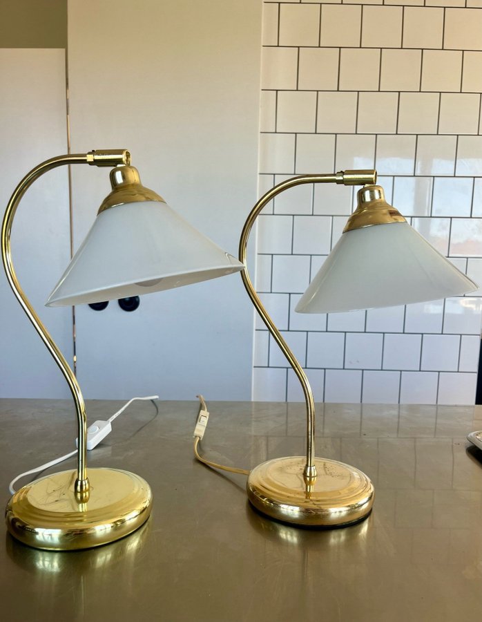 Vintage Paret Skomakarlampa Vägglampa Ikea Mässing Opalglas Glas Lampa