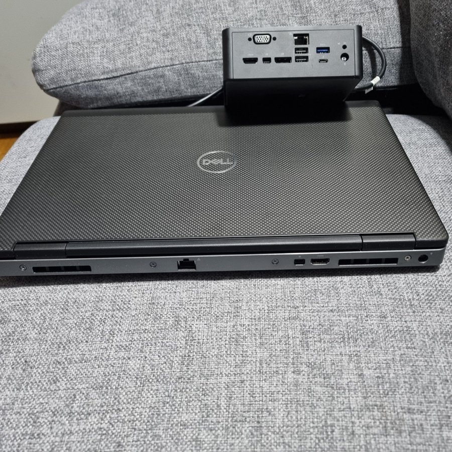 Dell Precision 7530 i7-8750H 64GB 1tb hårddisk ssd Nvidia Quadro P2000.