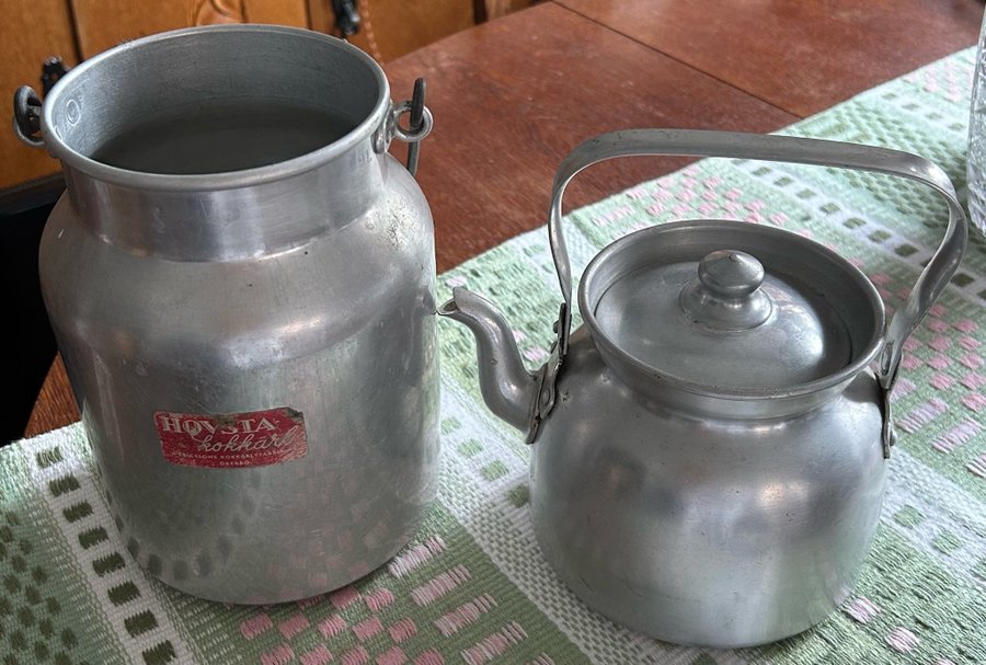 Gammal Aluminium kaffekanna 1 liter mycket söt och fin och Aluminiumhink Hovsta