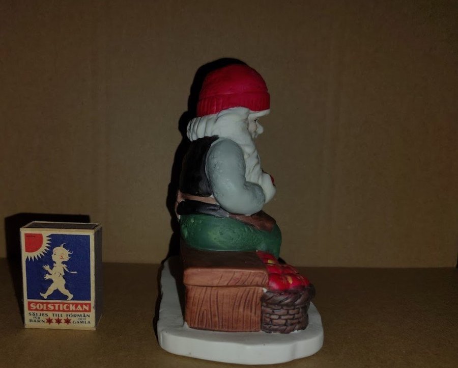 Tomte figur i keramik.