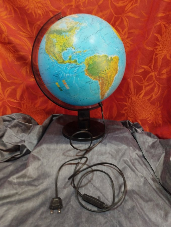 Vintage: globe lamp - luminous globe