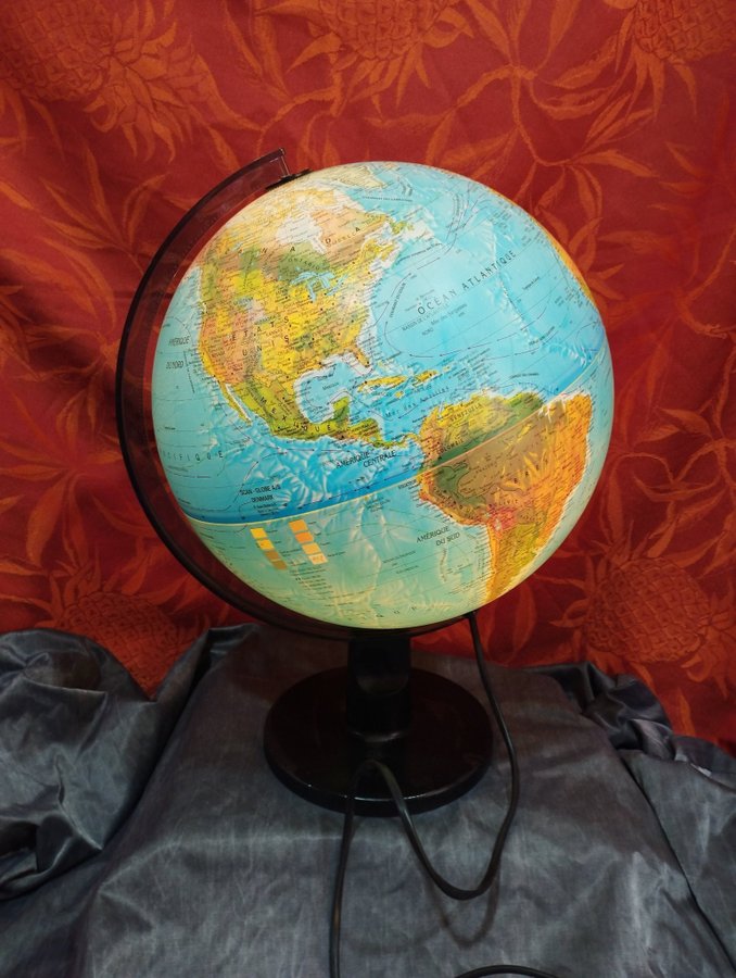 Vintage: globe lamp - luminous globe