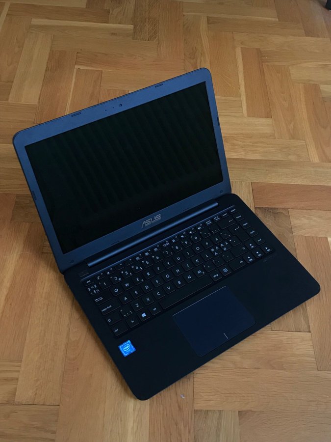 Asus E402N Laptop