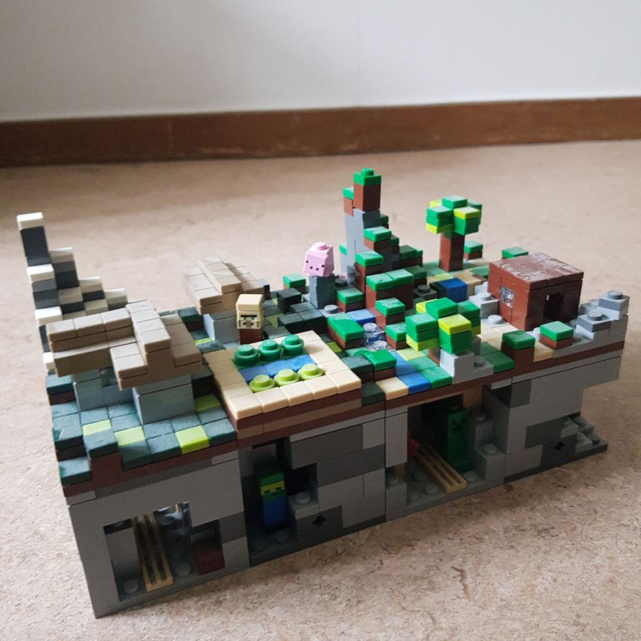 LEGO Minecraft Micro-worlds (?)