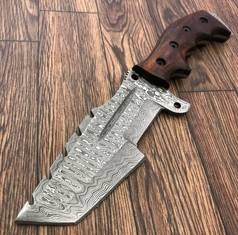 Custom Handmade Damascus Steel Tracker Knife - Stunning Handle Beautiful Knife