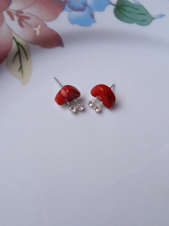 Korall örhängen med stift Studs Red Cherry Coral