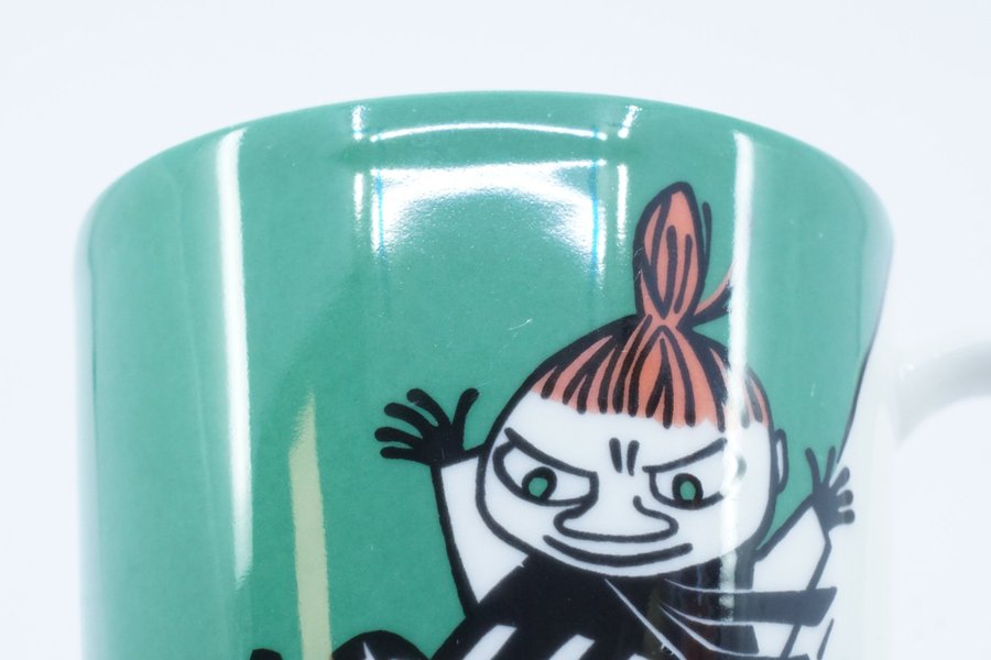 Muminmugg Lilla My glider grön / Moomin Mug Little My Sliding [B]