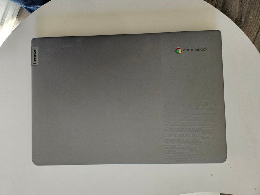 Lenovo Chromebook Ideapad 3 - Excellent Condition, Includes Charger