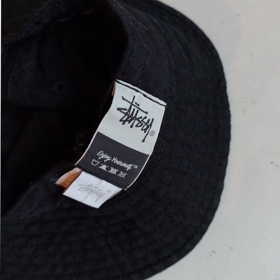 Stüssy bucket hat